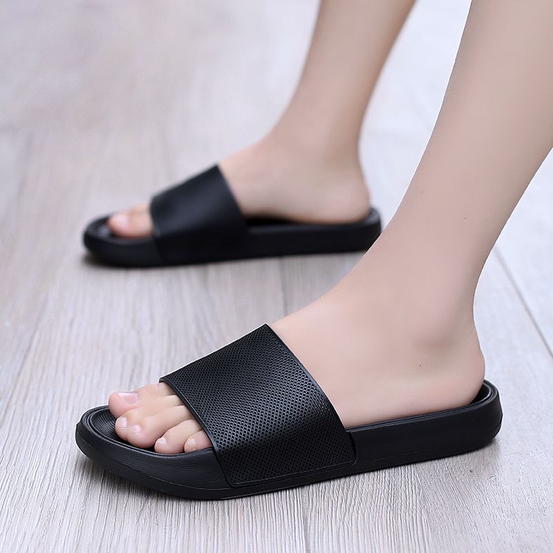 1801/788-HAZ-00002 Black Slippers